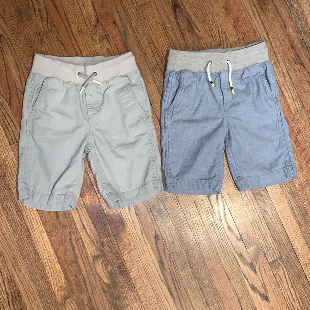 Gap kids size small (6-7) pull on shorts.  Lightweight, good quality. Great cond